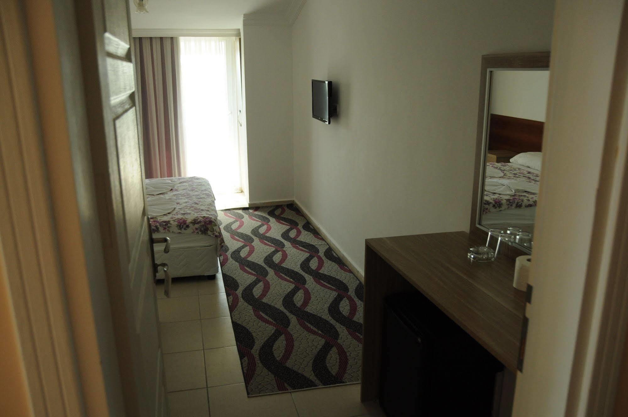 Demirci Hotel أنطاليا المظهر الخارجي الصورة
